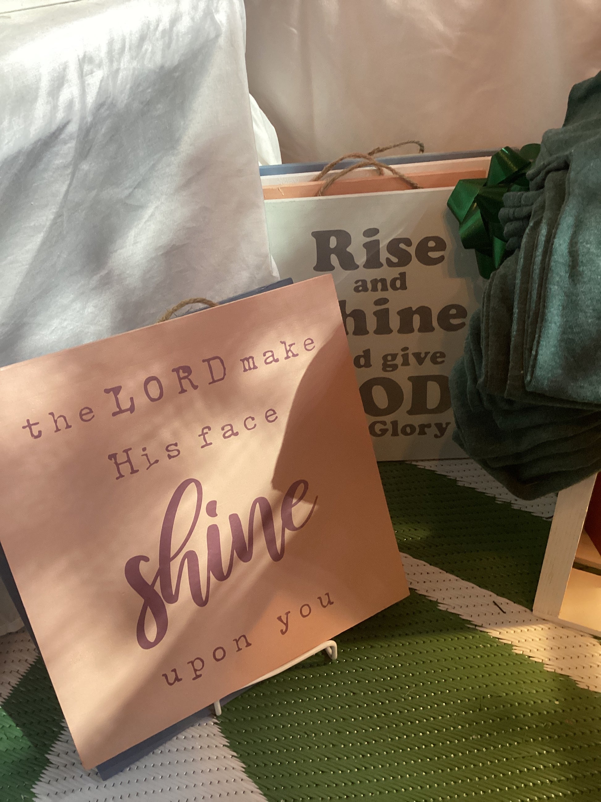 Signs (square) variety